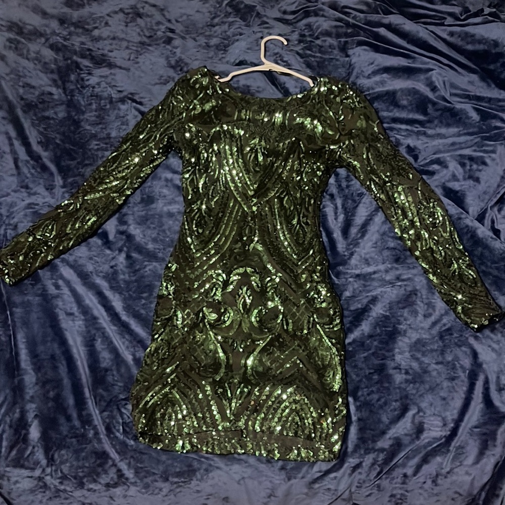 wore as my hoco dress. size small.